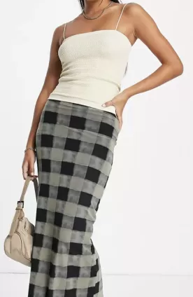 Seamless Textured Skinny Strap