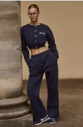 Wide-Leg Joggers in Classic Navy